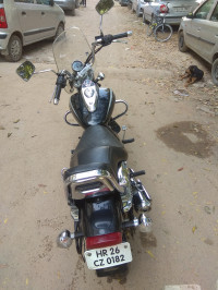 Black Bajaj Avenger Cruise 220