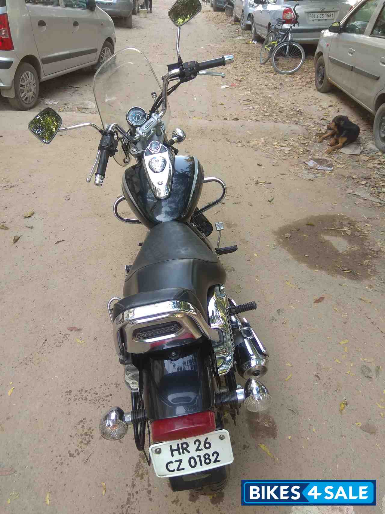 Black Bajaj Avenger Cruise 220