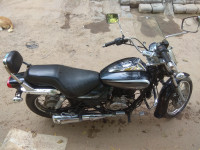 Black Bajaj Avenger Cruise 220