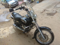 Black Bajaj Avenger Cruise 220
