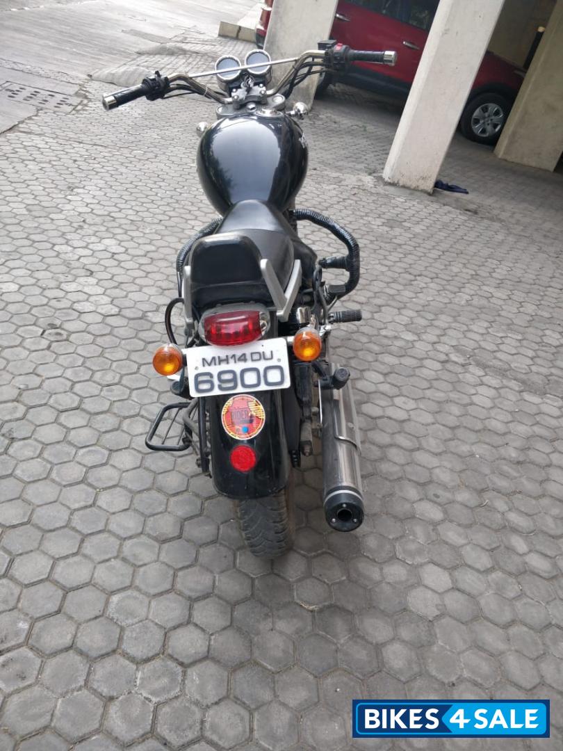 Black Royal Enfield Thunderbird 500