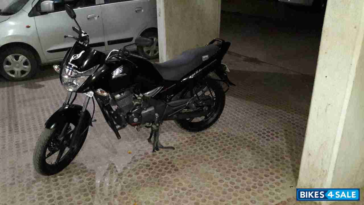 Black Honda CB Unicorn