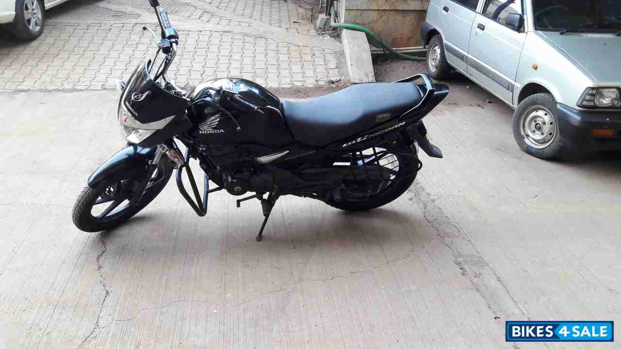 Black Honda CB Unicorn