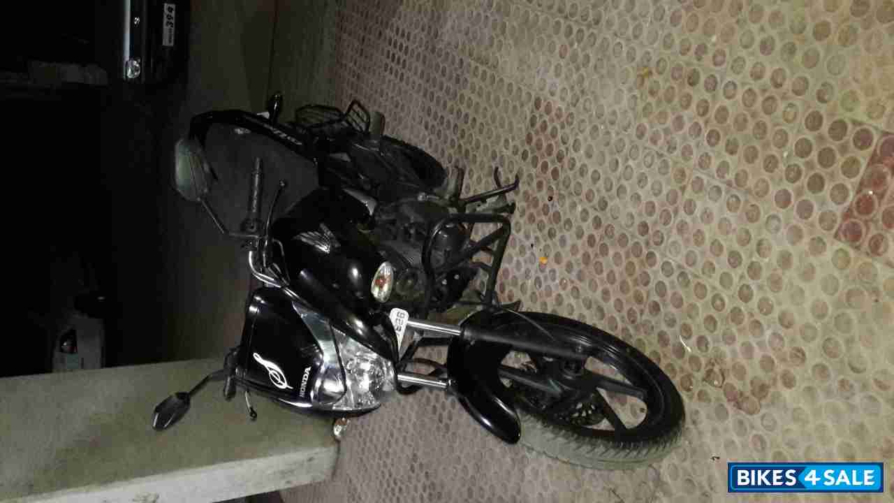 Black Honda CB Unicorn