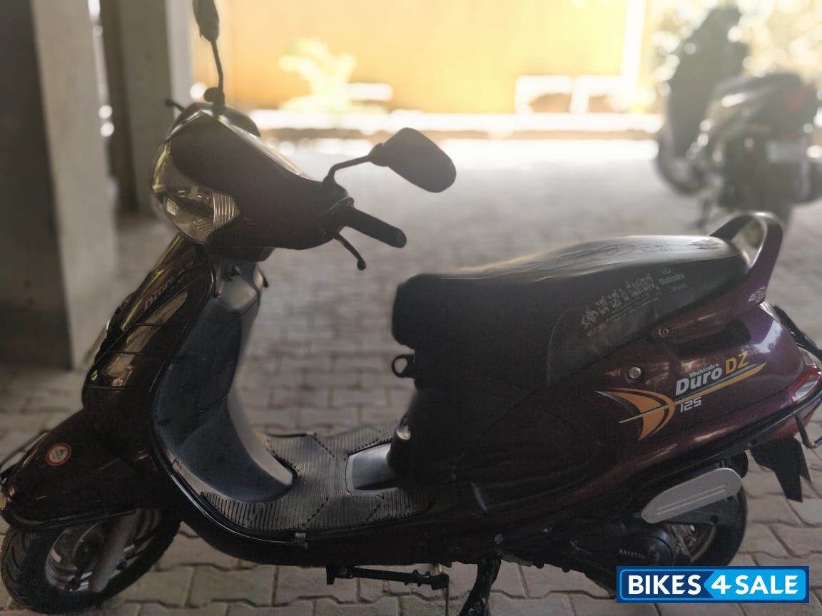 Magenta Mahindra Duro DZ