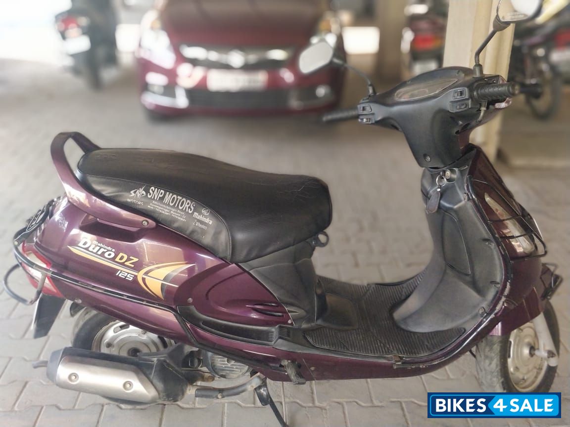 Magenta Mahindra Duro DZ