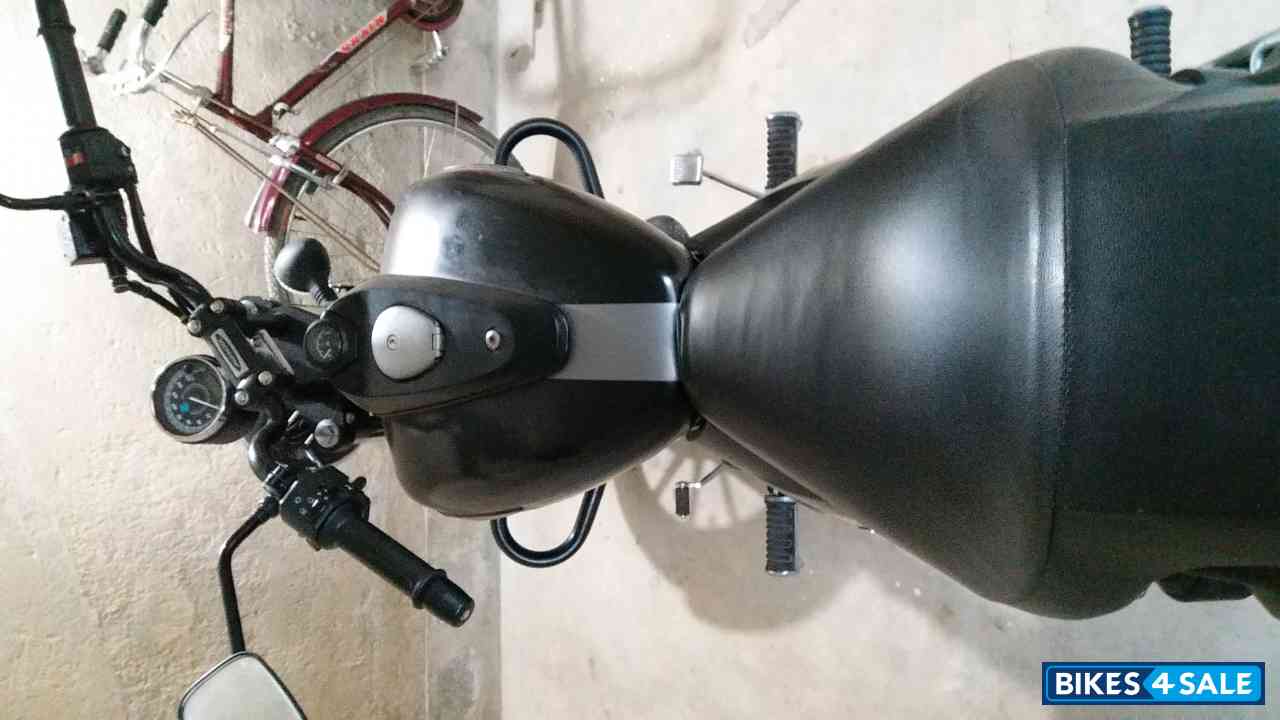 Bajaj Avenger 220 DTS-i