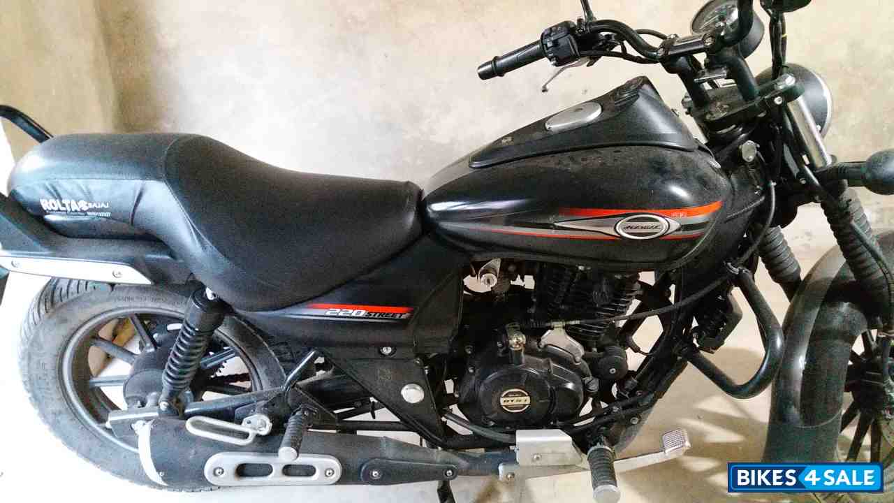 Bajaj Avenger 220 DTS-i