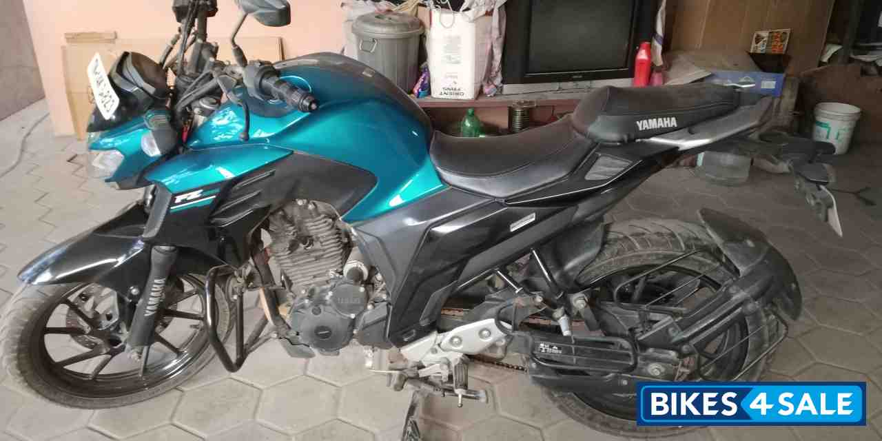 Yamaha FZ25