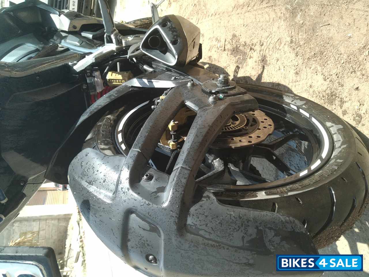 Black Bajaj Pulsar RS 200 ABS