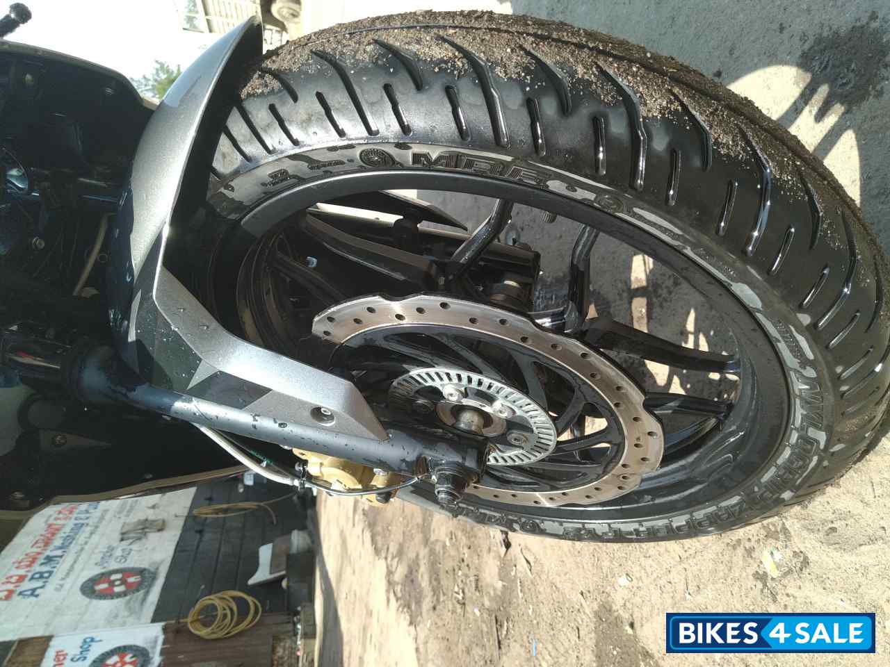 Black Bajaj Pulsar RS 200 ABS