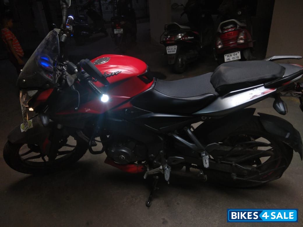 Bajaj Pulsar 200 NS