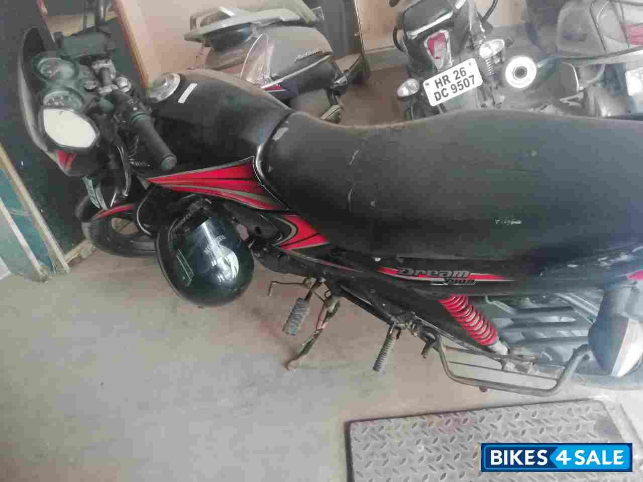 Black Honda Dream Yuga