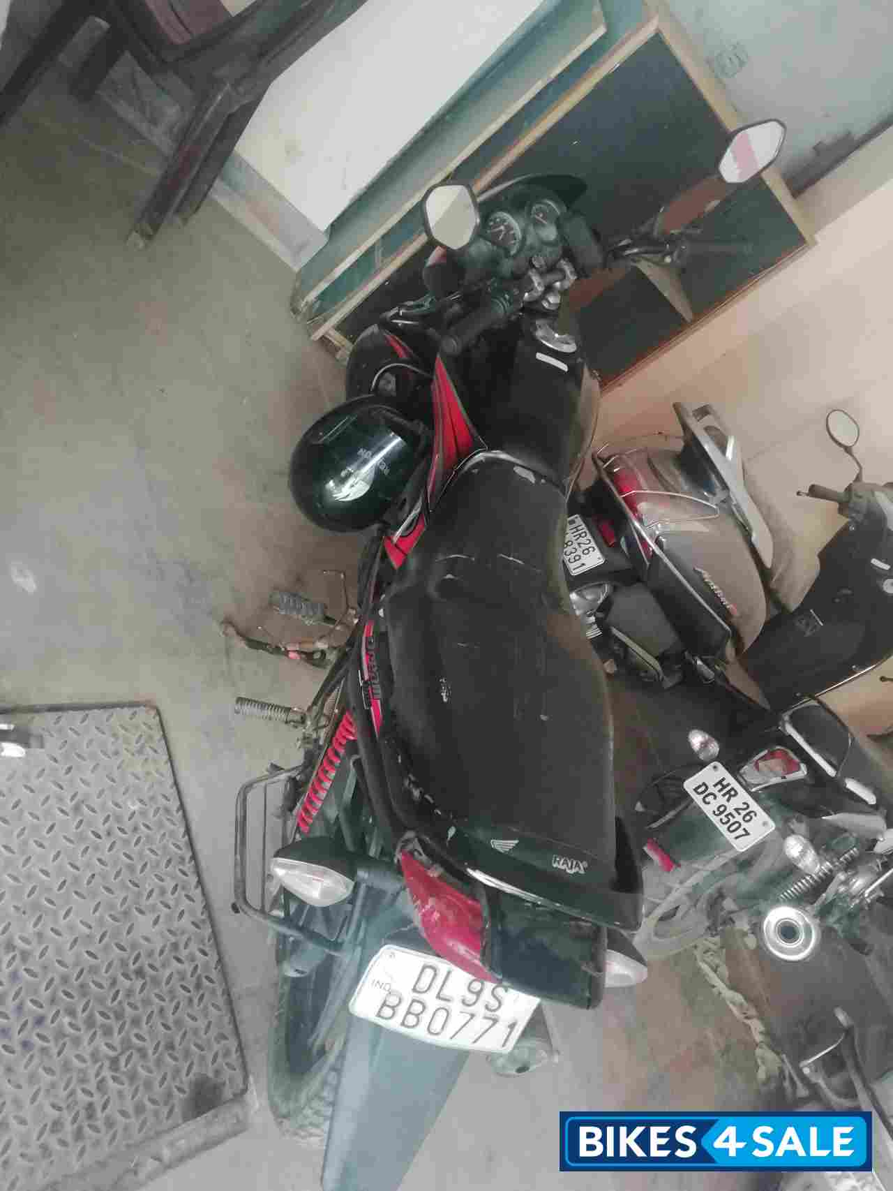 Black Honda Dream Yuga