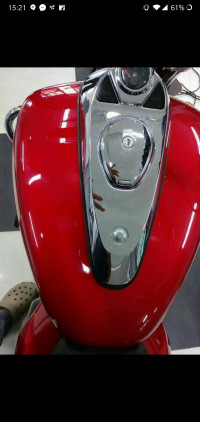 Red Bajaj Avenger 220 DTS-i