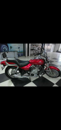 Red Bajaj Avenger 220 DTS-i