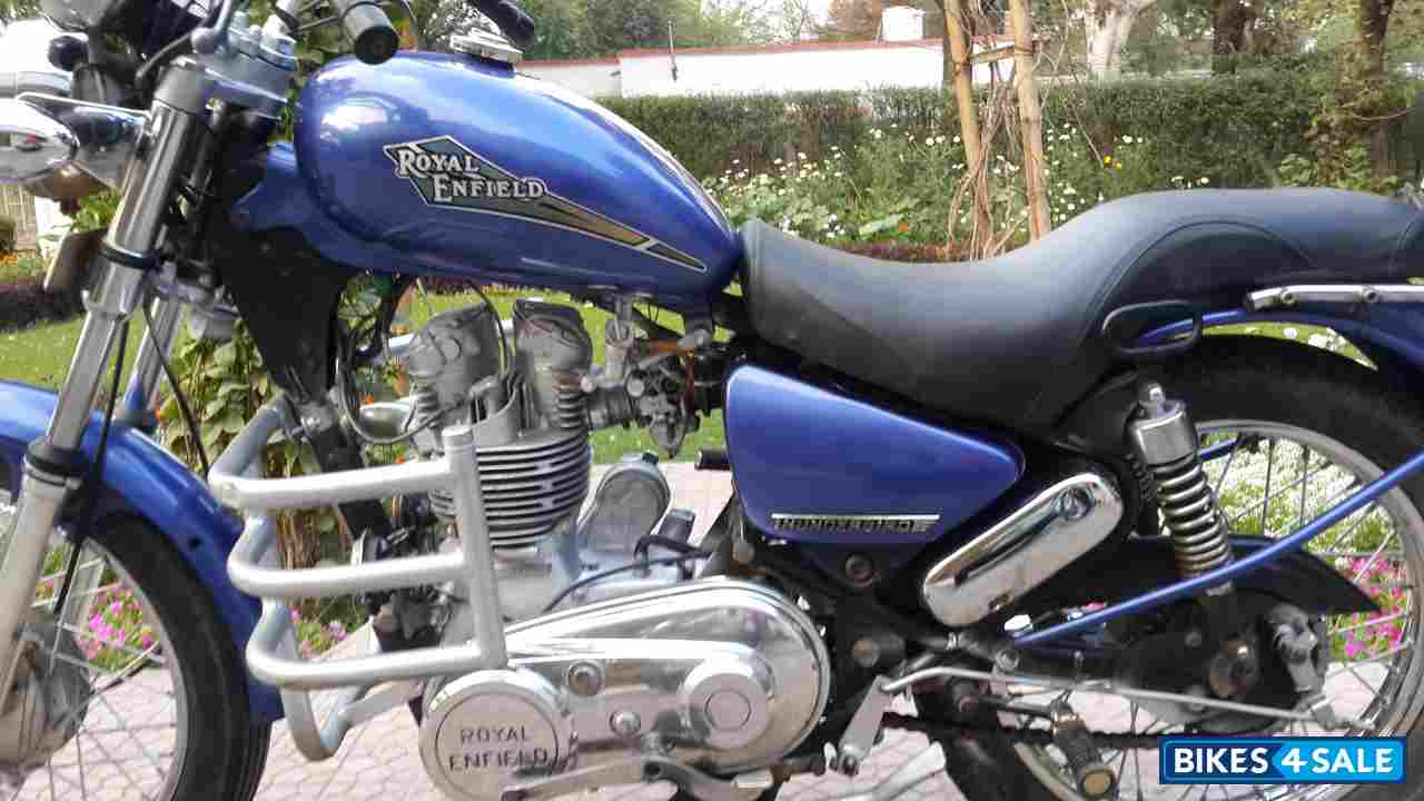 Royal Blue Royal Enfield Thunderbird