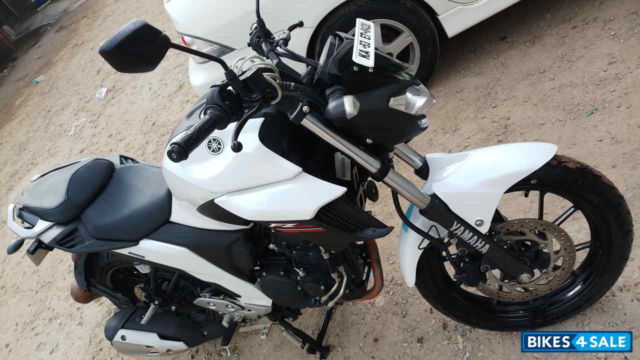 Yamaha FZ25
