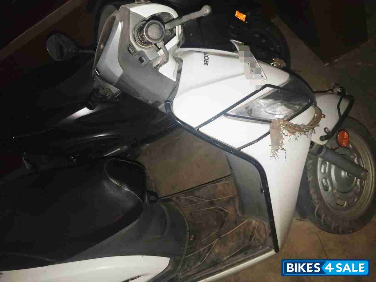 Pearl White Honda Activa 125