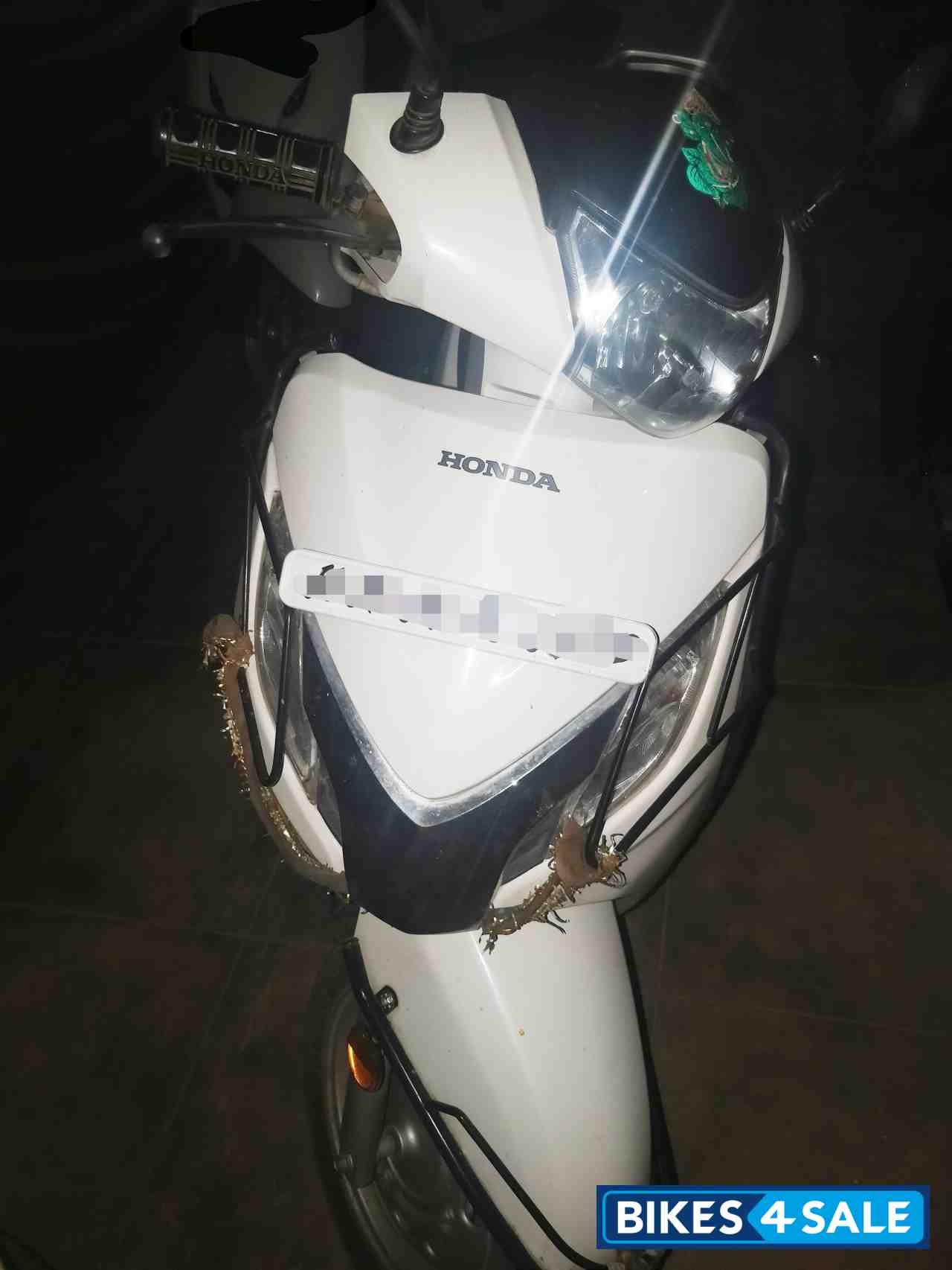 Pearl White Honda Activa 125