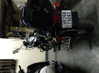 Black Bajaj Avenger 220 DTS-i