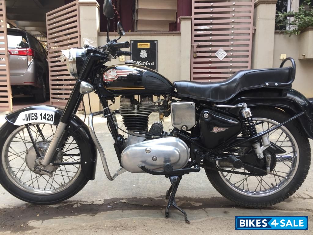Black Royal Enfield Bullet Standard 350