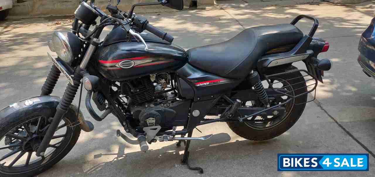 Bajaj Avenger Street 220