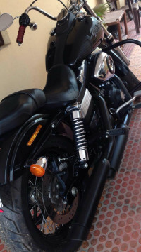 Vivid Black Harley Davidson Dyna FXDB Street Bob