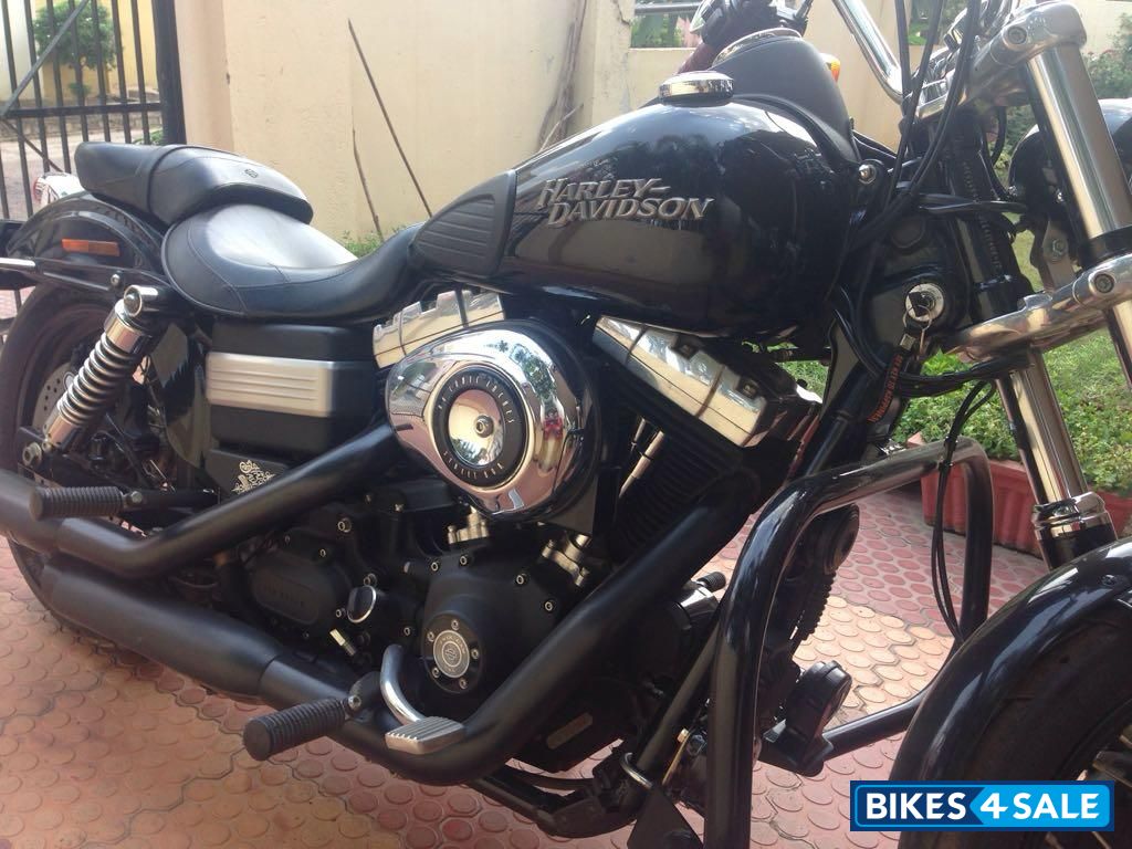 Vivid Black Harley Davidson Dyna FXDB Street Bob Vivid Black Harley Davidson Dyna FXDB Street Bob