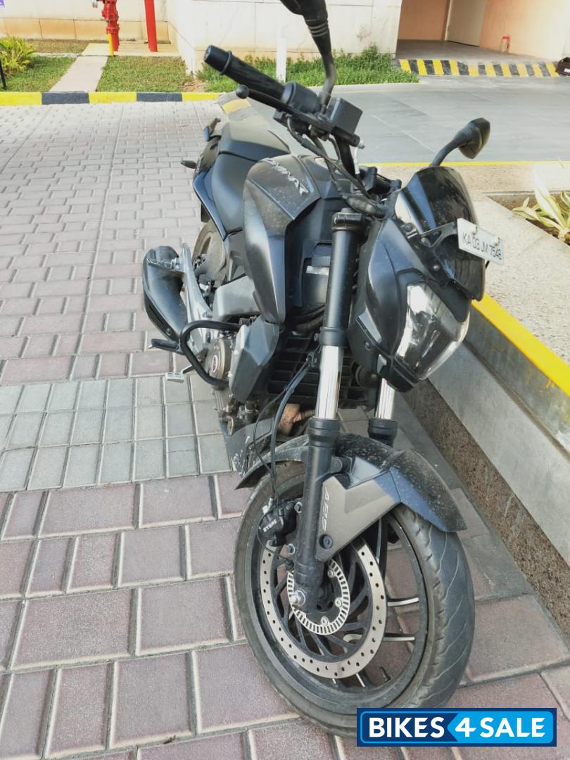 Black Bajaj Dominar 400 Disc