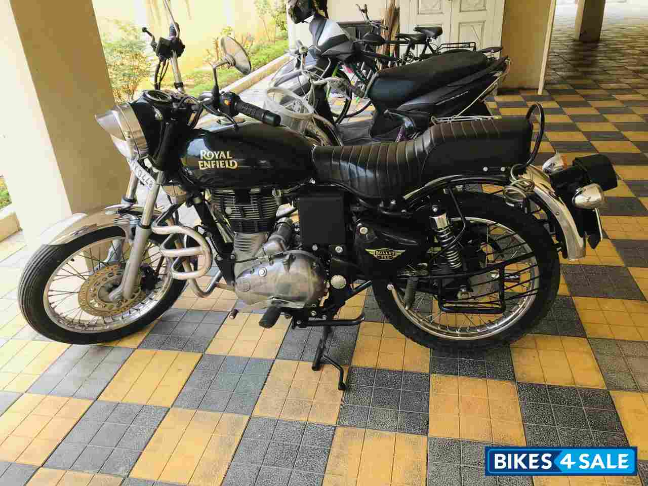 Magic Black Royal Enfield Bullet Electra Twinspark