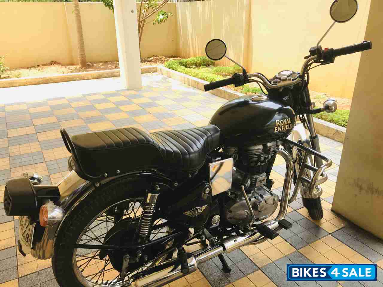 Magic Black Royal Enfield Bullet Electra Twinspark