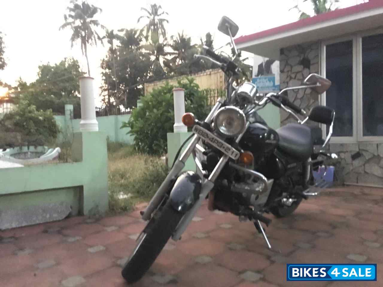 Bajaj Avenger 200 DTS-i