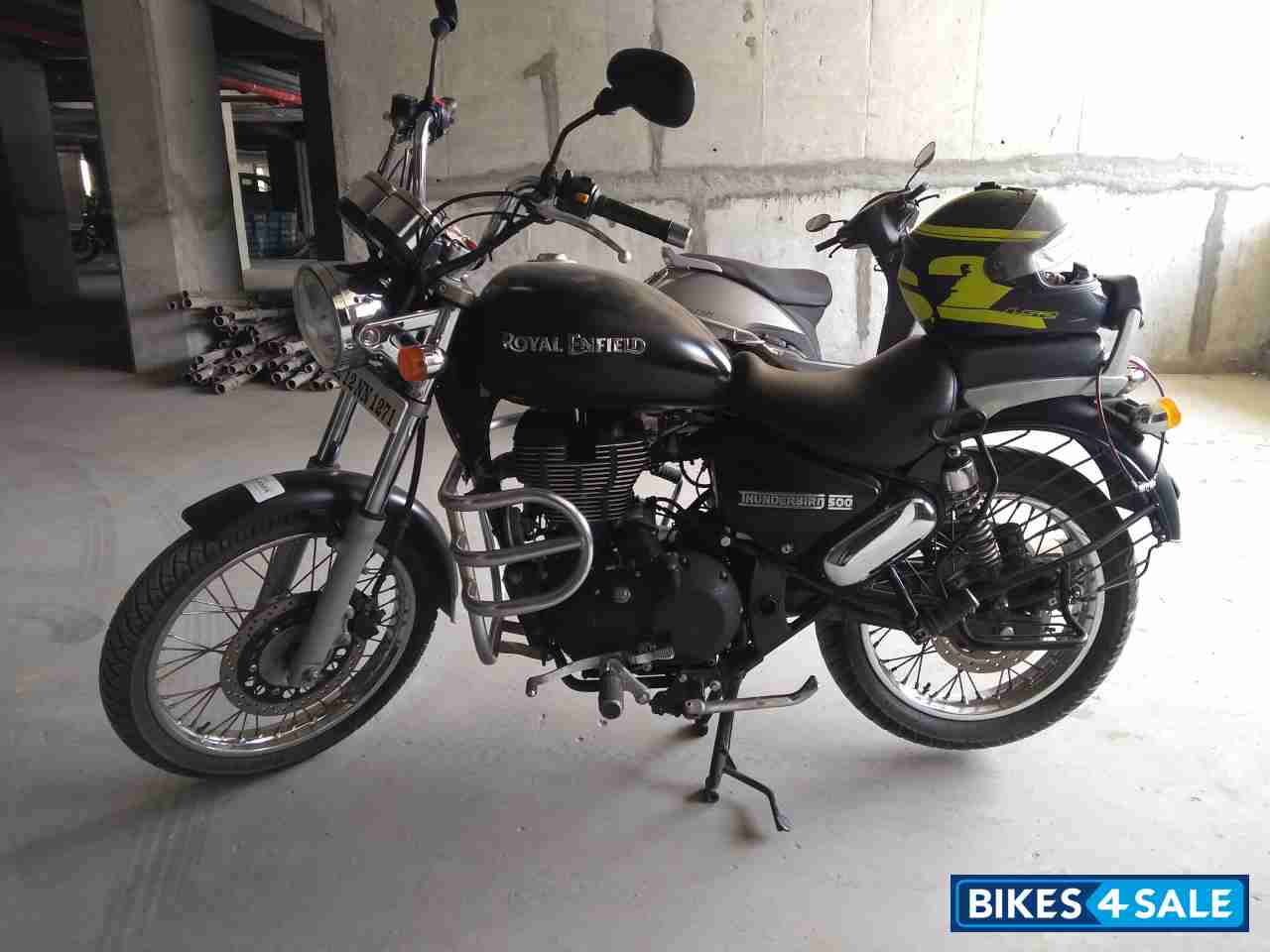 Matte Black Royal Enfield Thunderbird 500 Matte Black Royal Enfield Thunderbird 500
