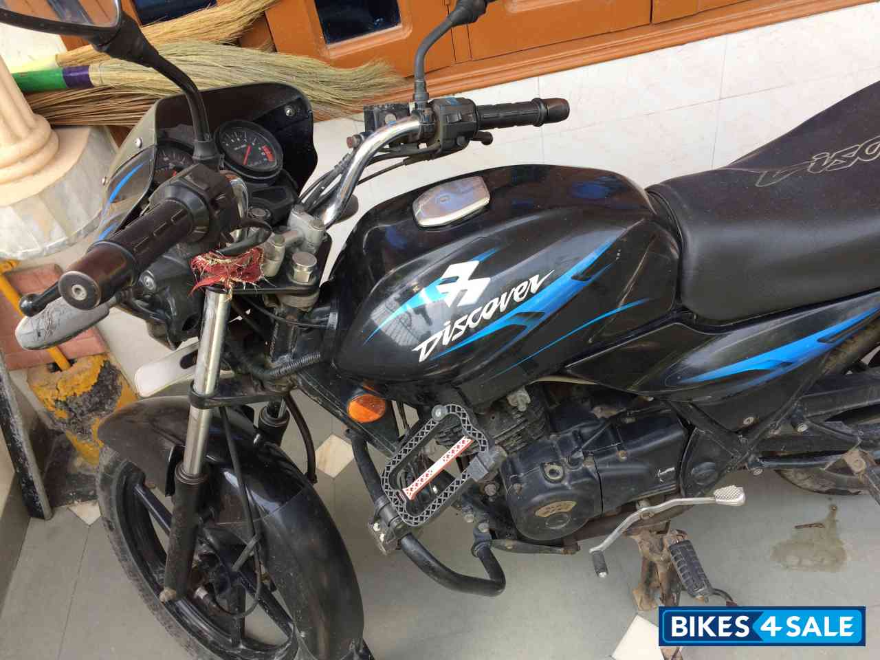 Bajaj Discover DTSi 135