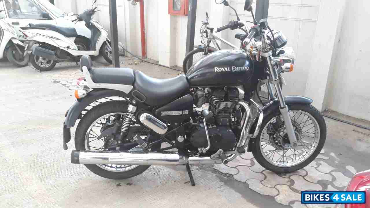 Black Metal Royal Enfield Thunderbird 350