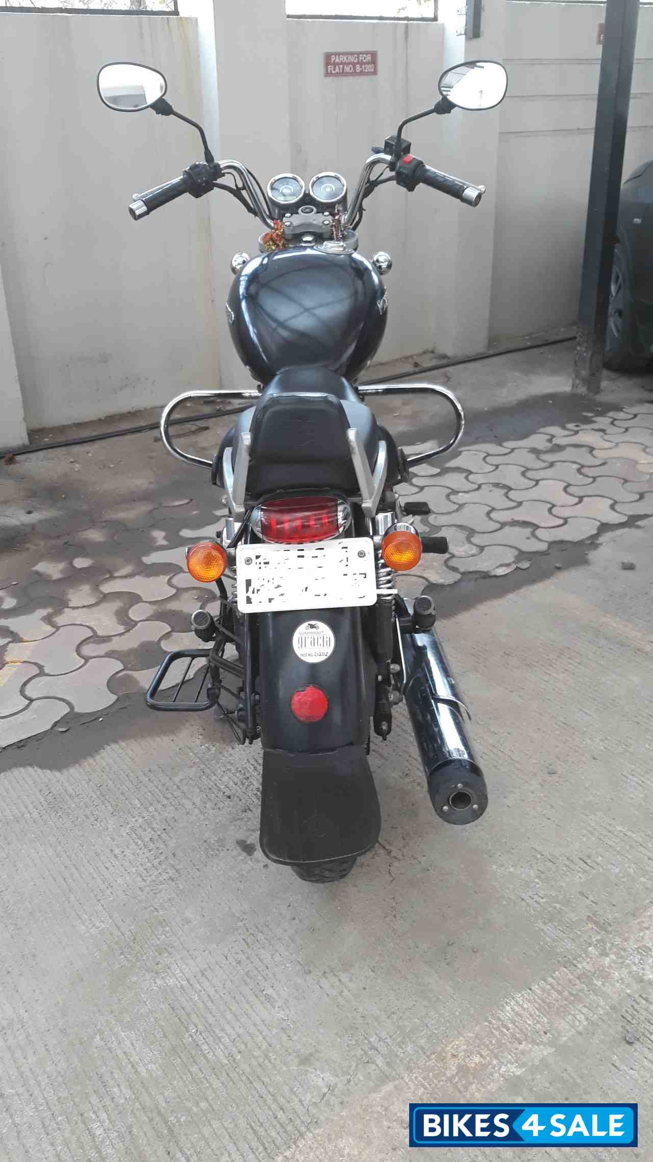 Black Metal Royal Enfield Thunderbird 350