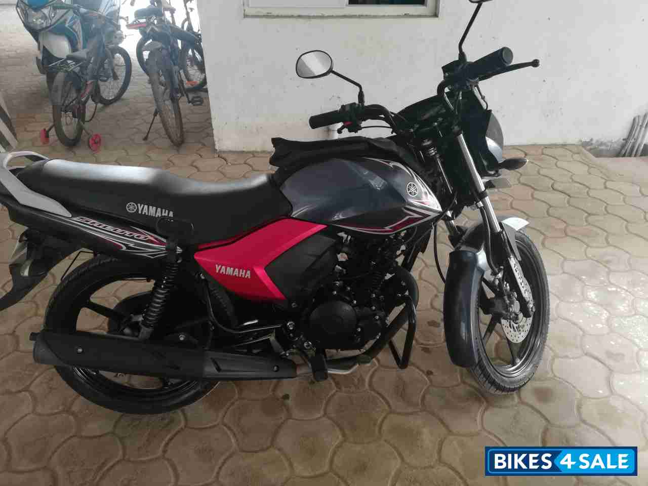 Grey Yamaha Saluto 125