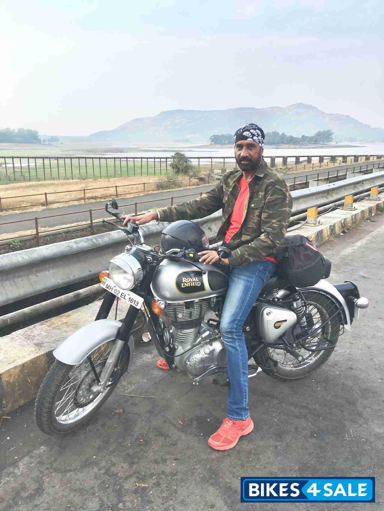 Silver Royal Enfield Classic 350