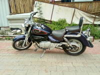 Blue Hyosung Aquila GV250