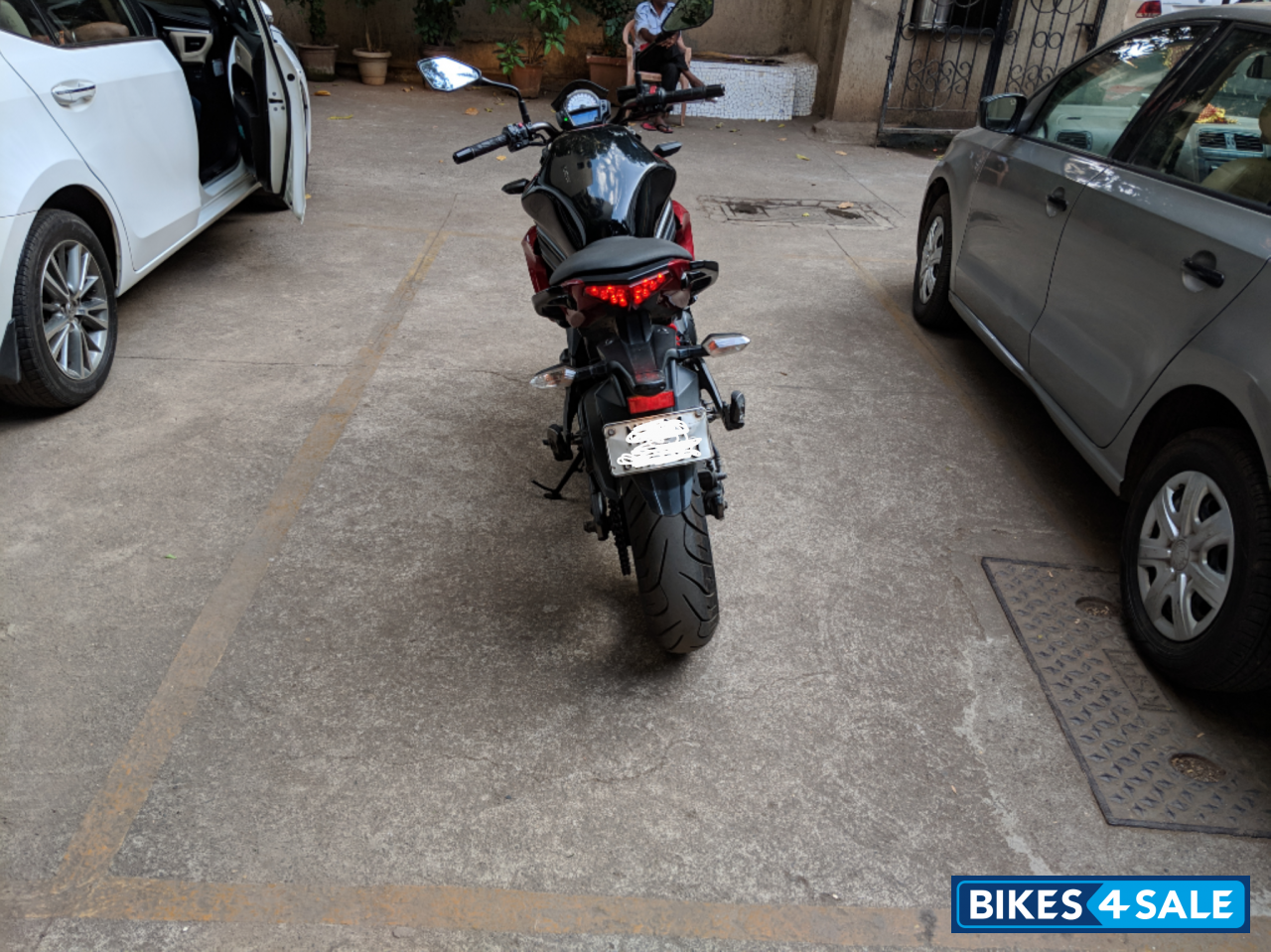 Black/red Kawasaki ER-6n