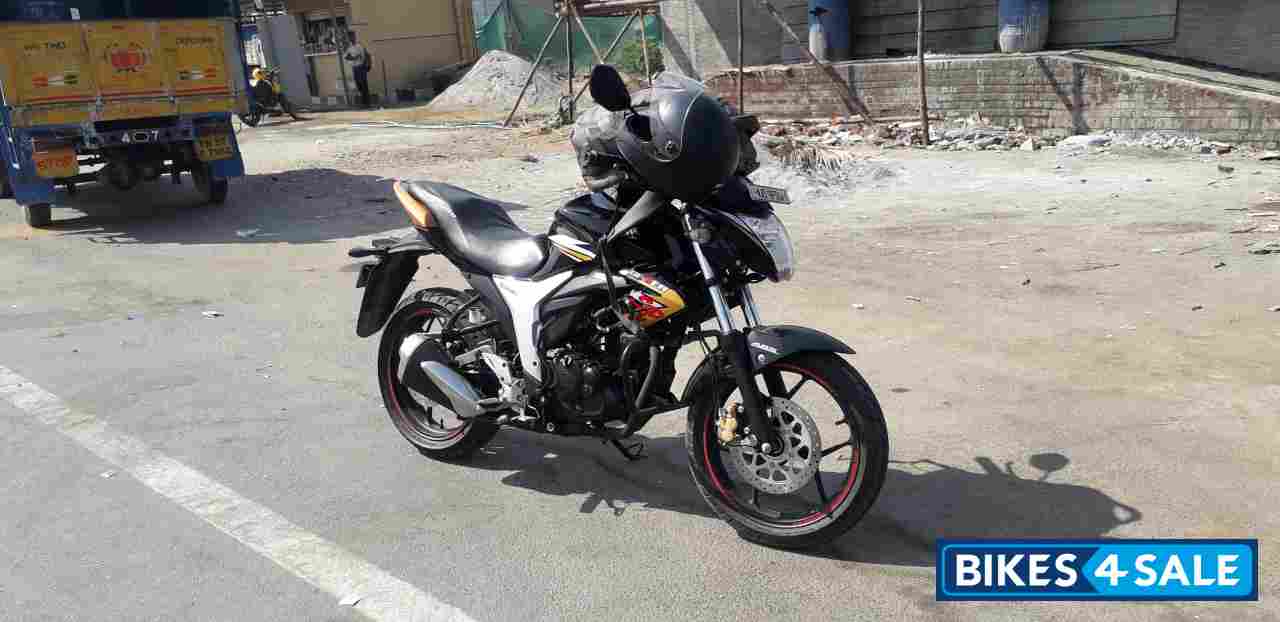 Black With Gold Suzuki Gixxer ABS