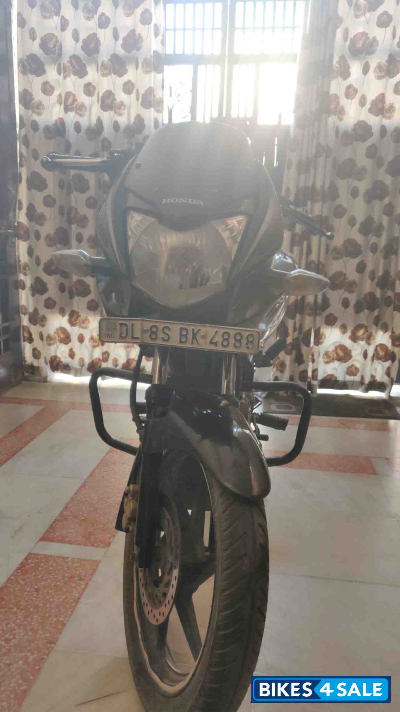 Black Honda CBF Stunner