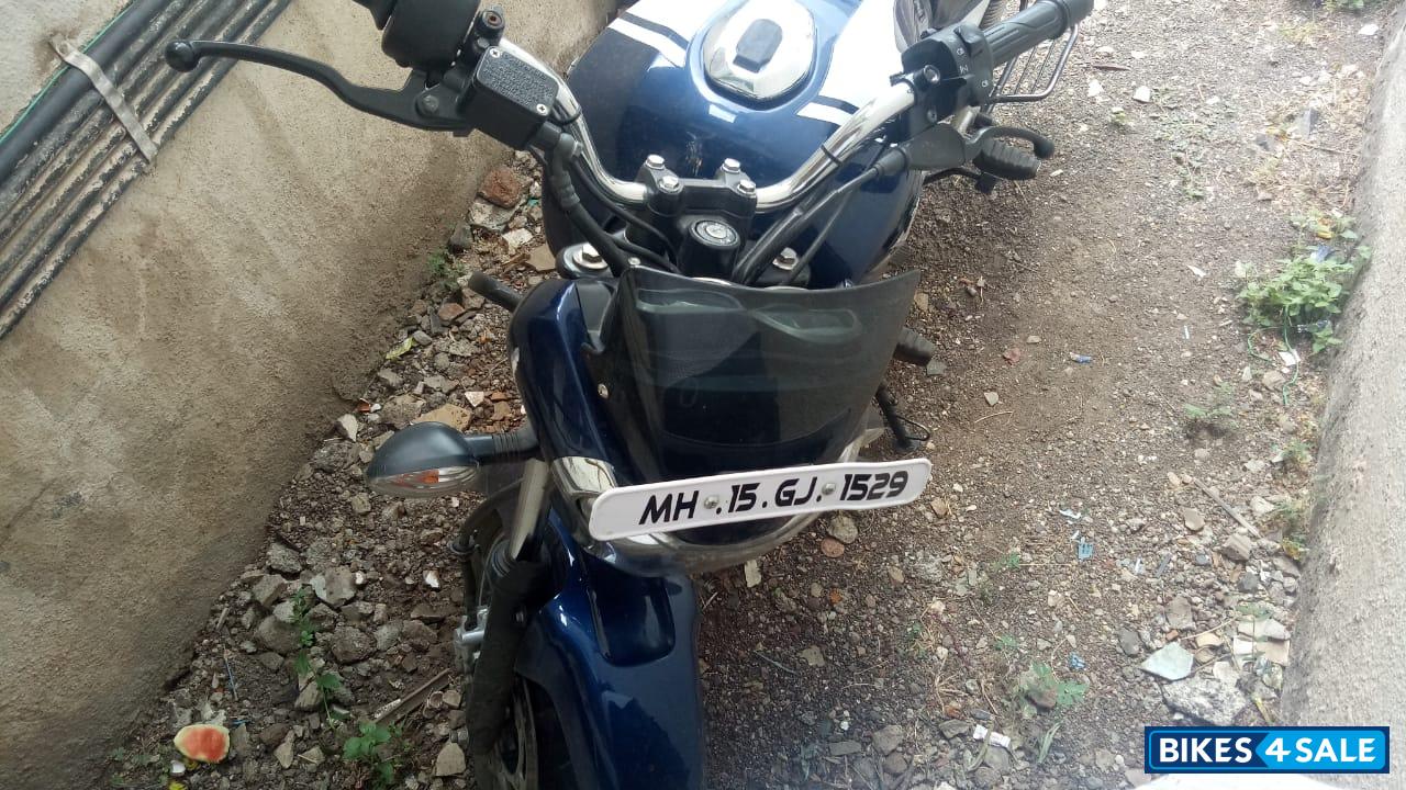 Bajaj V15