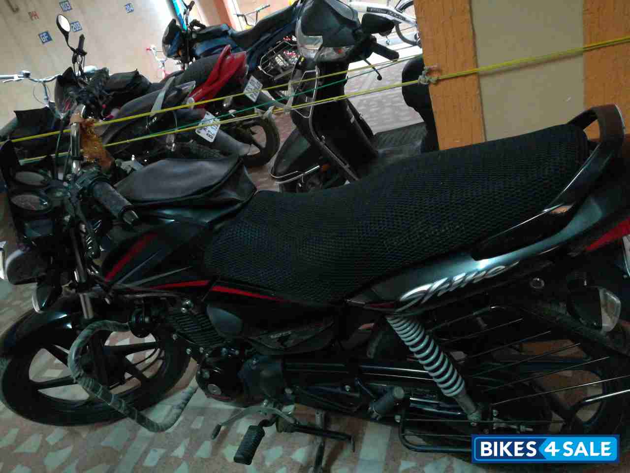 Black Honda CB Shine