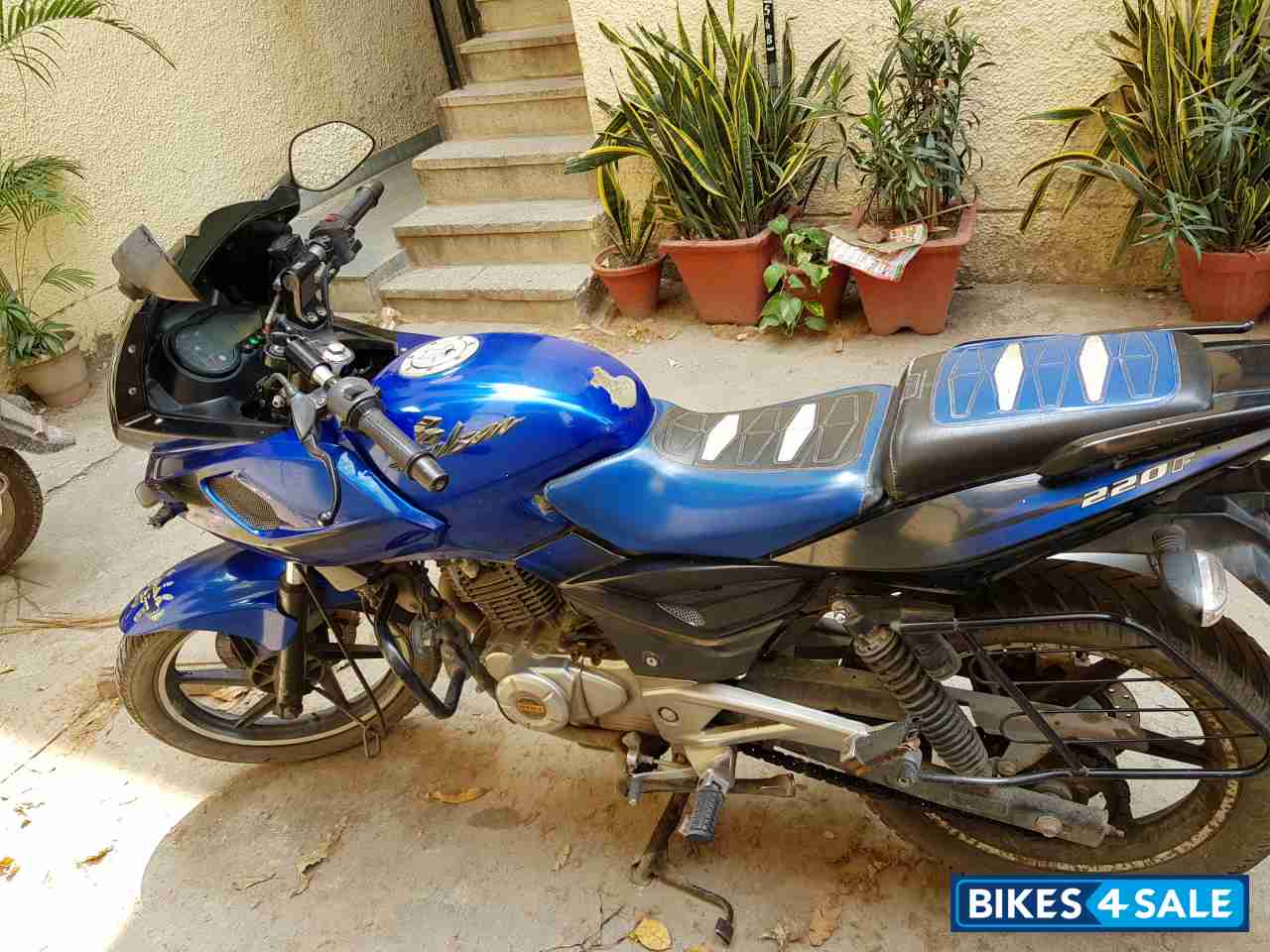Bajaj Pulsar 220 DTSi