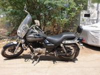 Black Bajaj Avenger Cruise 220