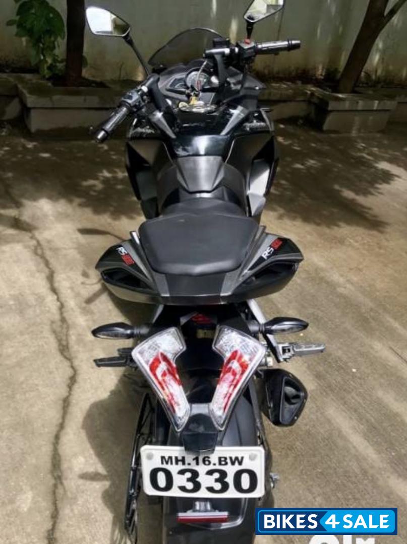 Black Bajaj Pulsar RS 200 ABS Black Bajaj Pulsar RS 200 ABS