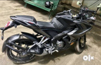 Black Bajaj Pulsar RS 200 ABS