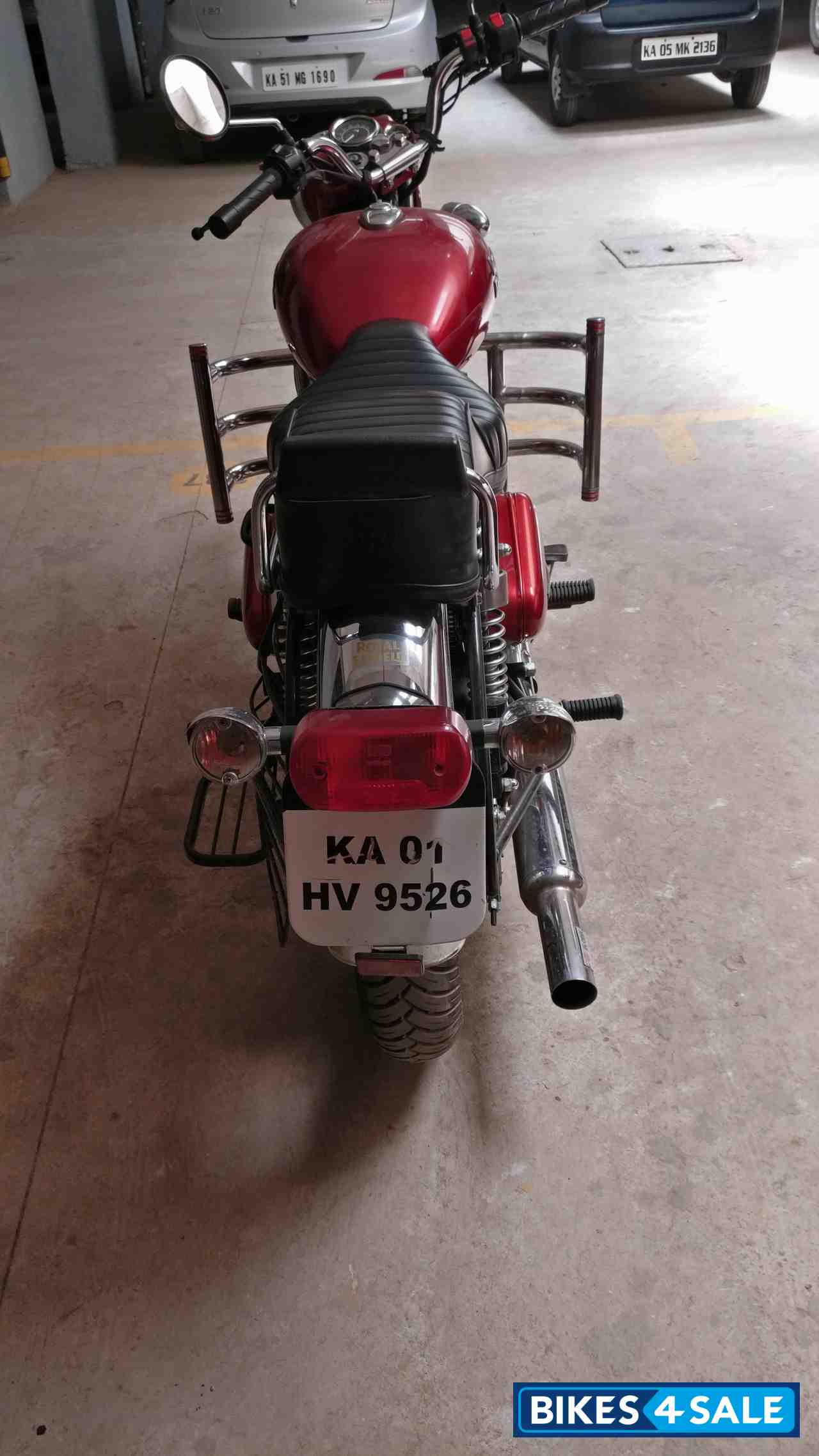 Red Royal Enfield Bullet 350 ES